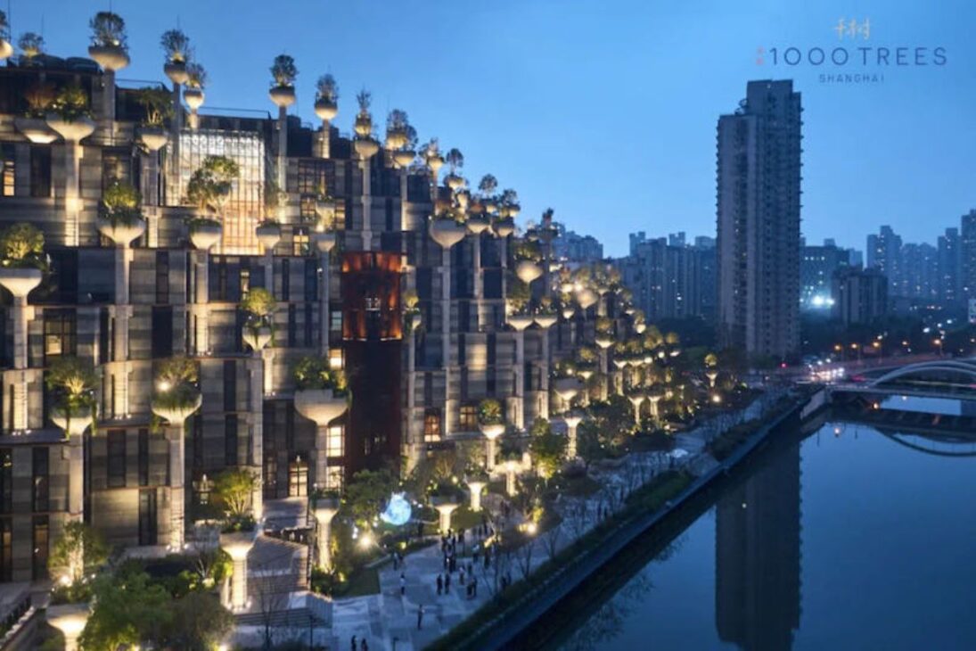 Mil árboles y 300 mil m²: el 'Sky Garden' de China transforma un shopping en montaña viva y cambia el concepto de arquitectura urbana