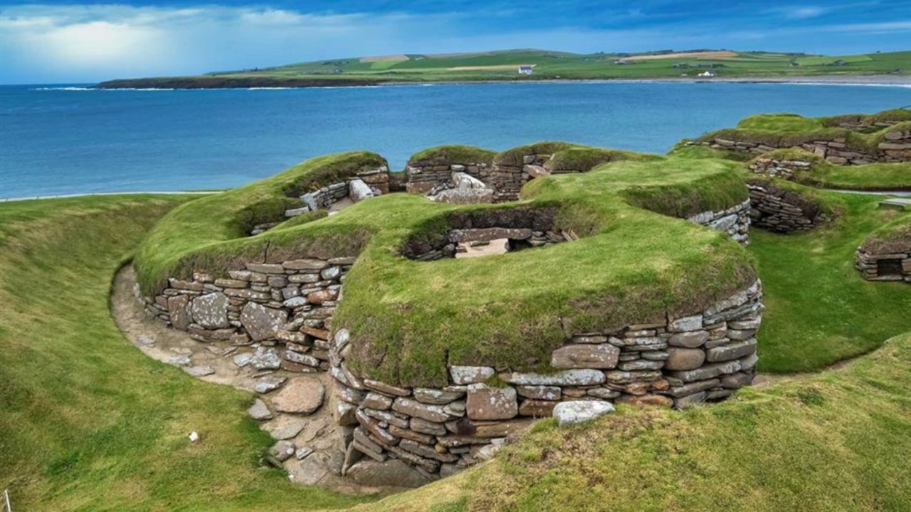 Explore 7 construcciones imposibles y lugares enigmáticos. Conoce monumentos antiguos de civilizaciones antiguas que desafían la historia y la lógica.