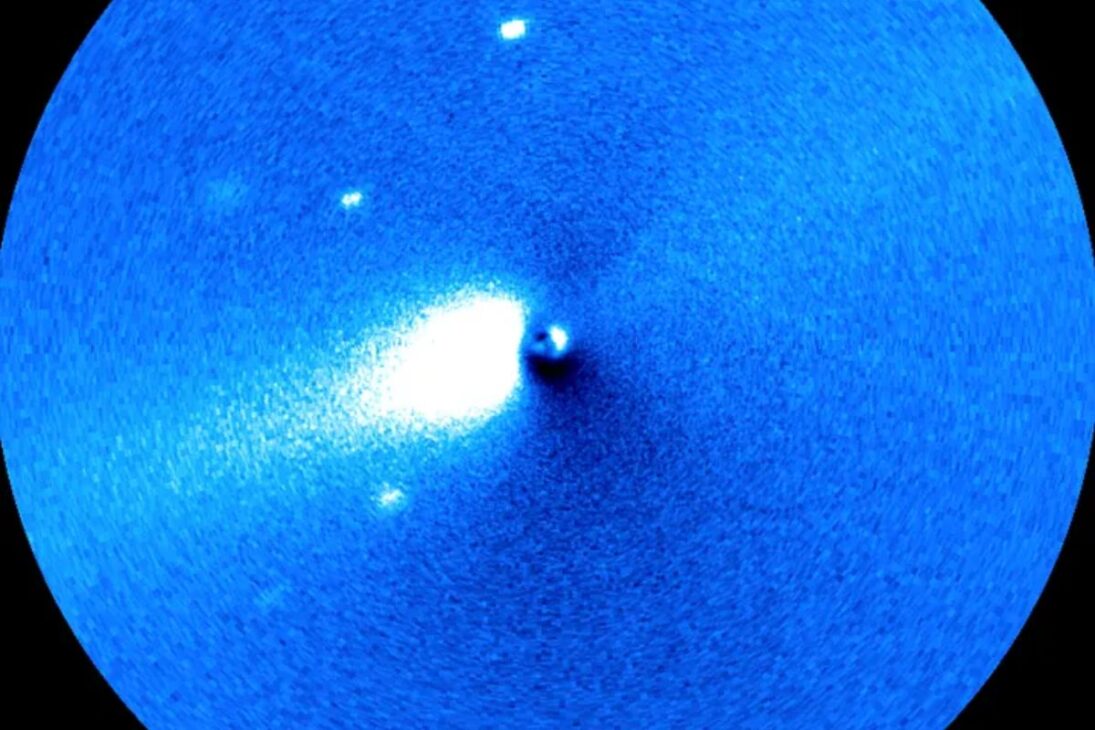 Nuevas imágenes del 3I/ATLAS revelan un cometa interestelar intacto tras el perihelio, con chorros gigantes que intrigan a Avi Loeb y amplían el debate científico sobre su verdadera naturaleza.