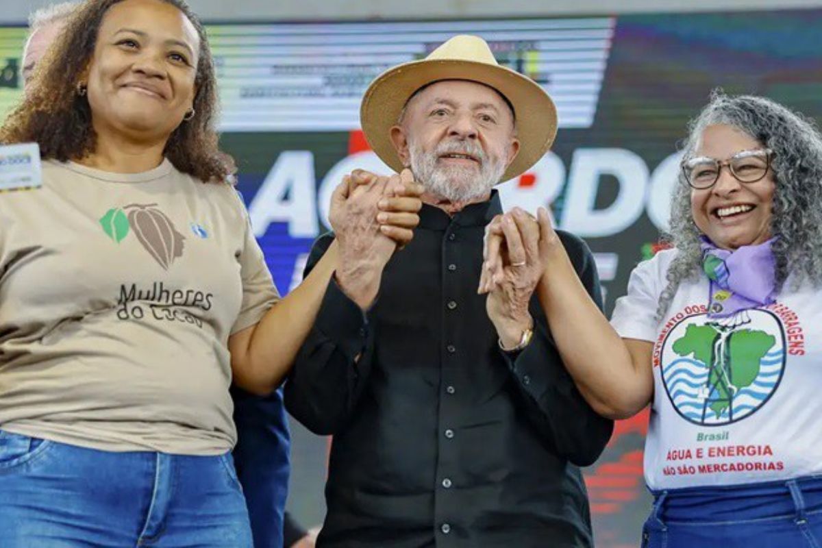 Sob determinação do presidente Luiz Inácio Lula da Silva, o Governo do Brasil vem direcionando ações estratégicas que fortalecem a agricultura familiar, promovem o desenvolvimento sustentável e ampliam a inclusão social nas regiões afetadas pelo rompimento da barragem de Fundão, ocorrido há uma década em Mariana (MG).