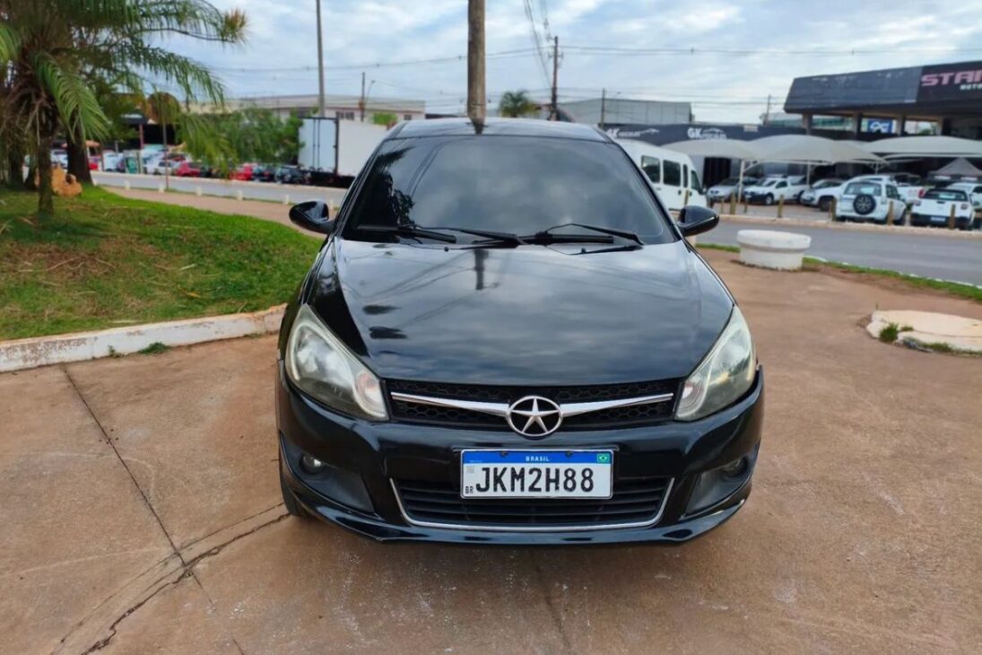 ¿El coche más injusticiado de Brasil? Jac J3 Turin muestra que 'da pau' en muchos sedán famoso