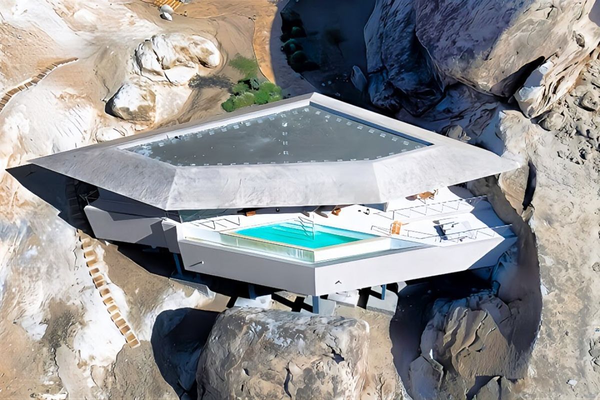 O resort mais impressionante da Arábia Saudita, o Desert Rock Resort, combina luxo, spa panorâmico e experiências únicas no deserto de Hejaz, redefinindo o turismo sustentável com arquitetura esculpida na montanha e vistas de tirar o fôlego.