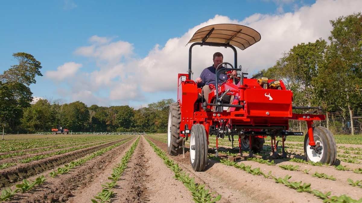 Trator elétrico Super E da Tilmor oferece até 8 horas de autonomia, menos ruído, zero emissões e maior precisão para pequenas propriedades