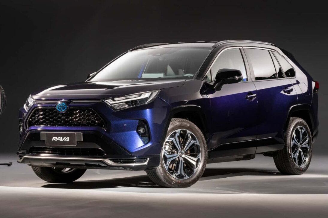 Toyota Lanza RAV4 Híbrido 2026 Con 100 Km De Autonomía Eléctrica, Recarga En 30 Minutos Y Paquete Avanzado De Seguridad Y Conectividad Enfocado Al Conductor Moderno