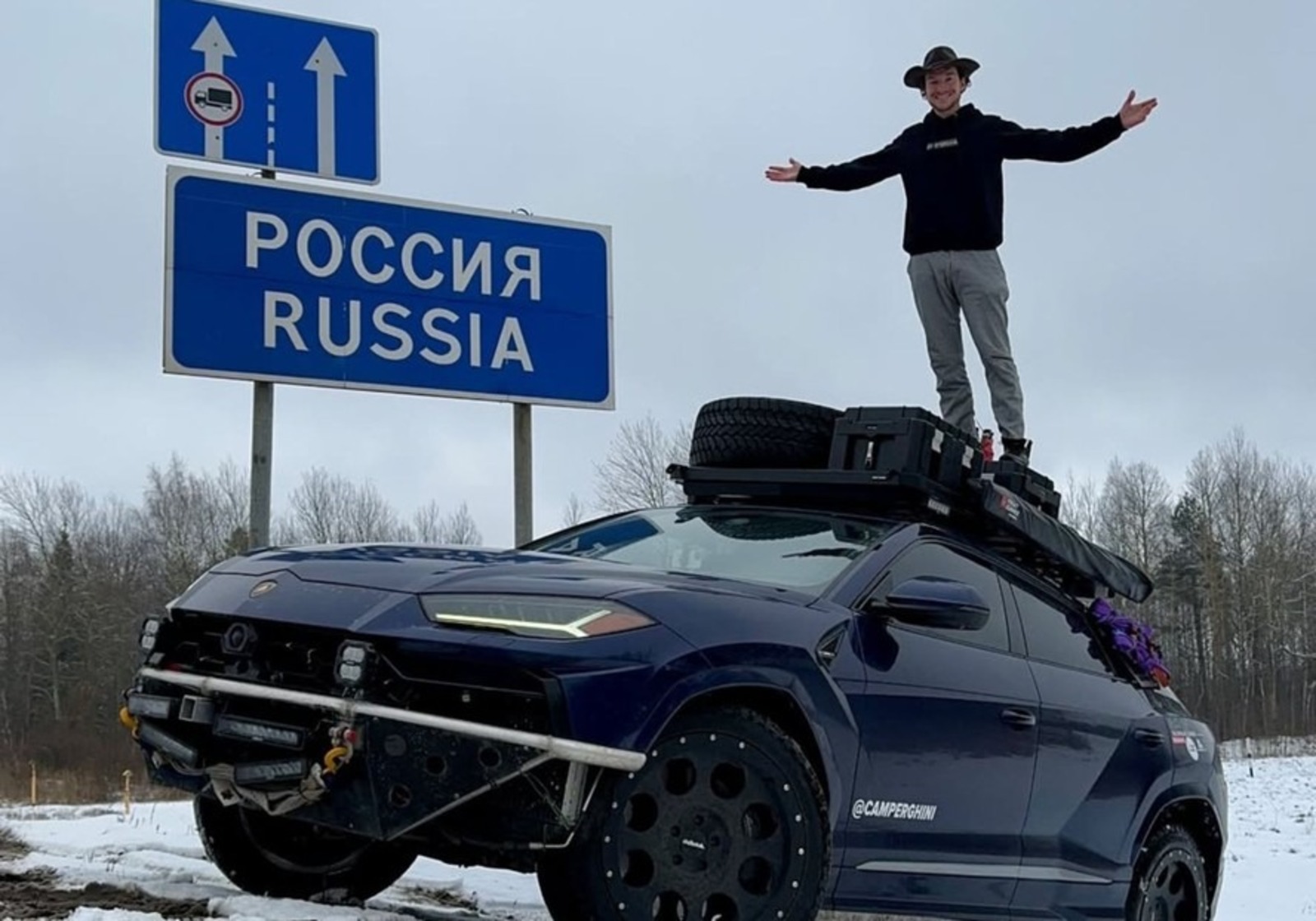 Lamborguini, Viagens