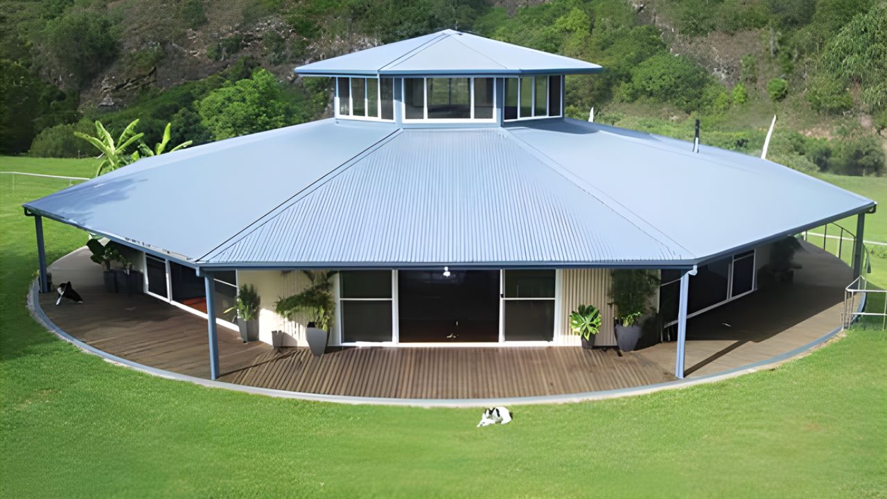 Conheça a casa que gira 360º na Austrália, projetada por Luke Everingham, que permite mudar a vista da janela com um toque e transformar o cotidiano.