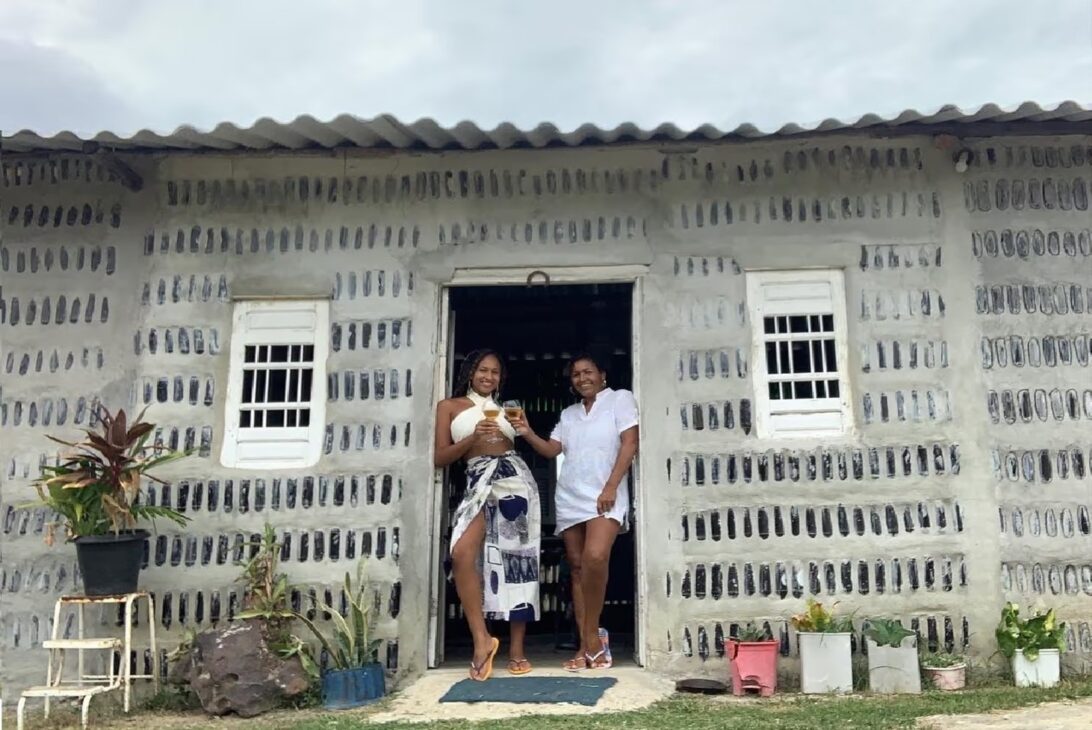 Casa sostenible, Isla, Botellas de vidrio