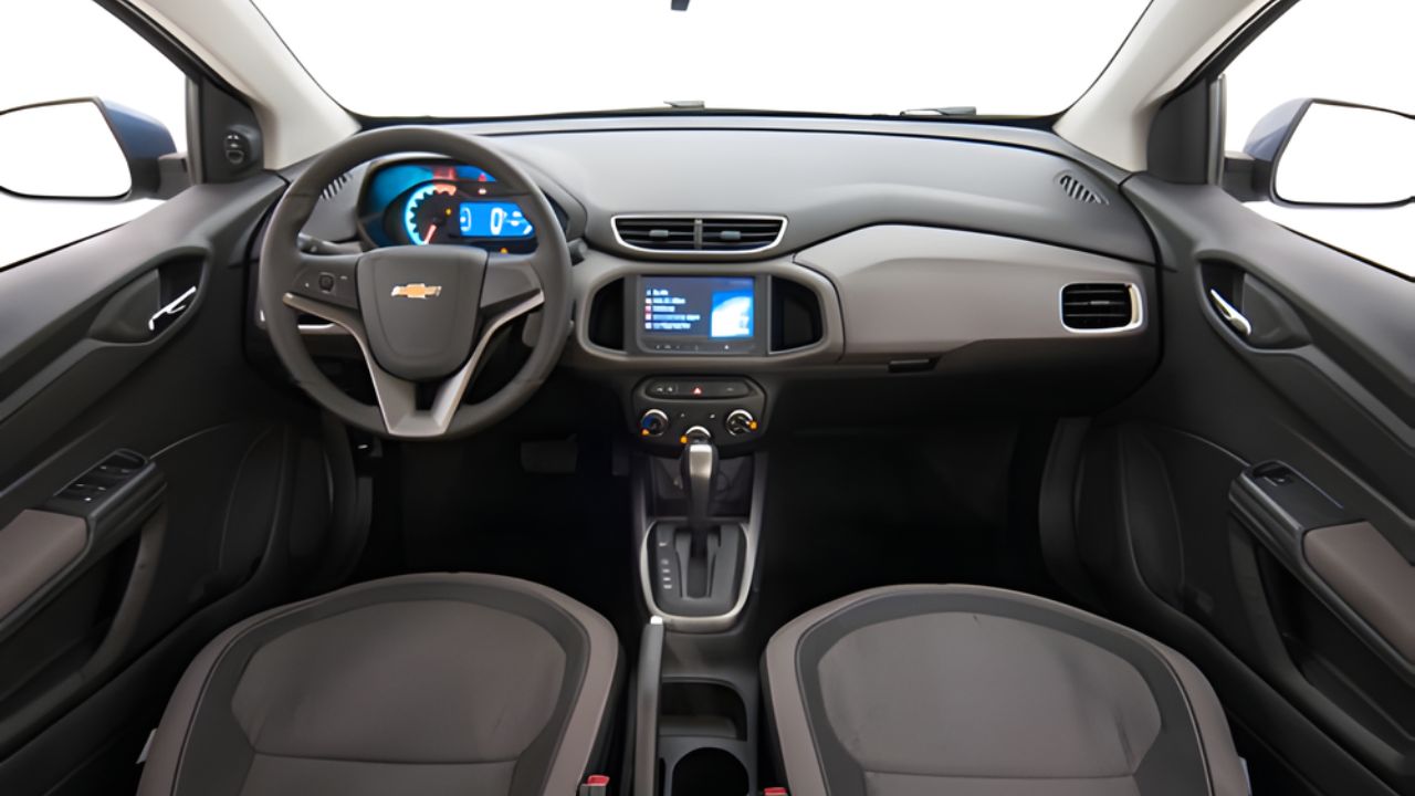 O Chevrolet Prisma 1.4 LTZ usado combina câmbio automático, espaço interno e manutenção simples. Veja se o sedã é a escolha certa para o dia a dia.