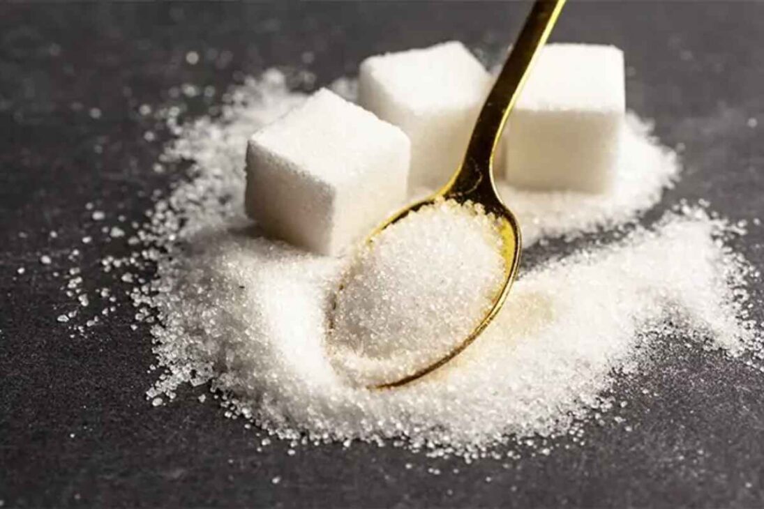 La Producción De Azúcar Cristal Comienza En La Caña De Azúcar Cosechada Y Sigue Através De La Usina, Donde El Caldo Es Purificado, Concentrado Y Se Convierte En Cristales Estandarizados Que Suministran A La Industria Y Al Consumo Global.