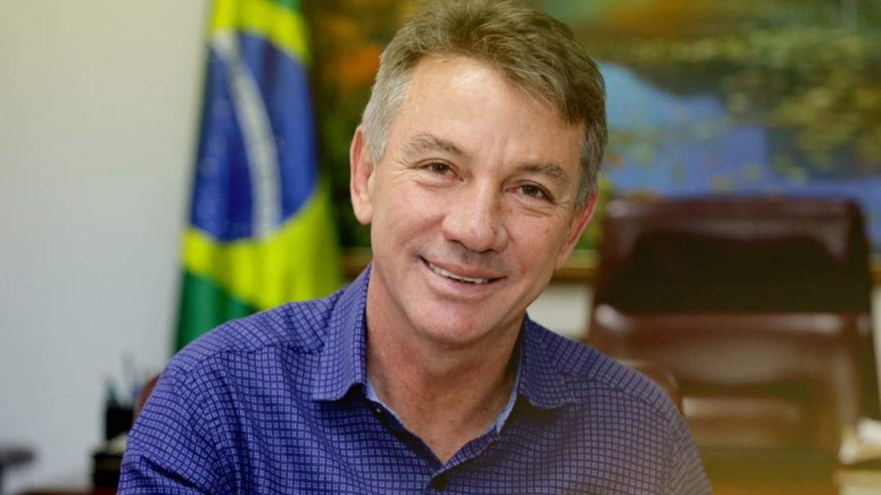 O governador de Roraima, Antonio Denarium, celebra o início da exploração de dois blocos de petróleo no Estado e destaca o avanço energético após a conexão ao Sistema Interligado Nacional. Segundo ele, o projeto será um divisor de águas para a economia regional.