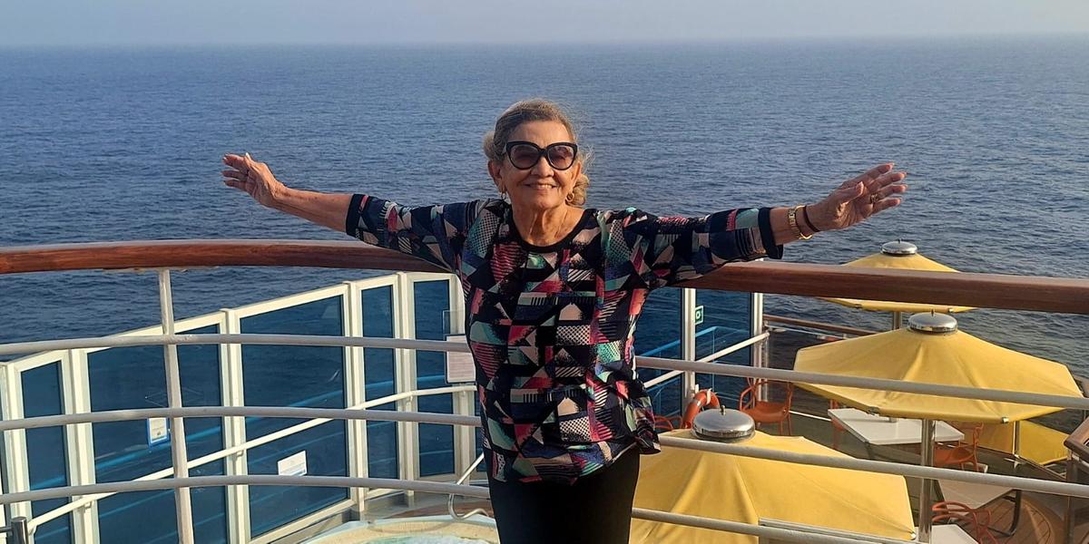 Aos 86 anos, a idosa que desafiou todas as estatísticas é aprovada em Medicina: trajetória de quatro décadas até o vestibular transforma avó mineira na estudante mais longeva do curso — um feito real que surpreendeu o país