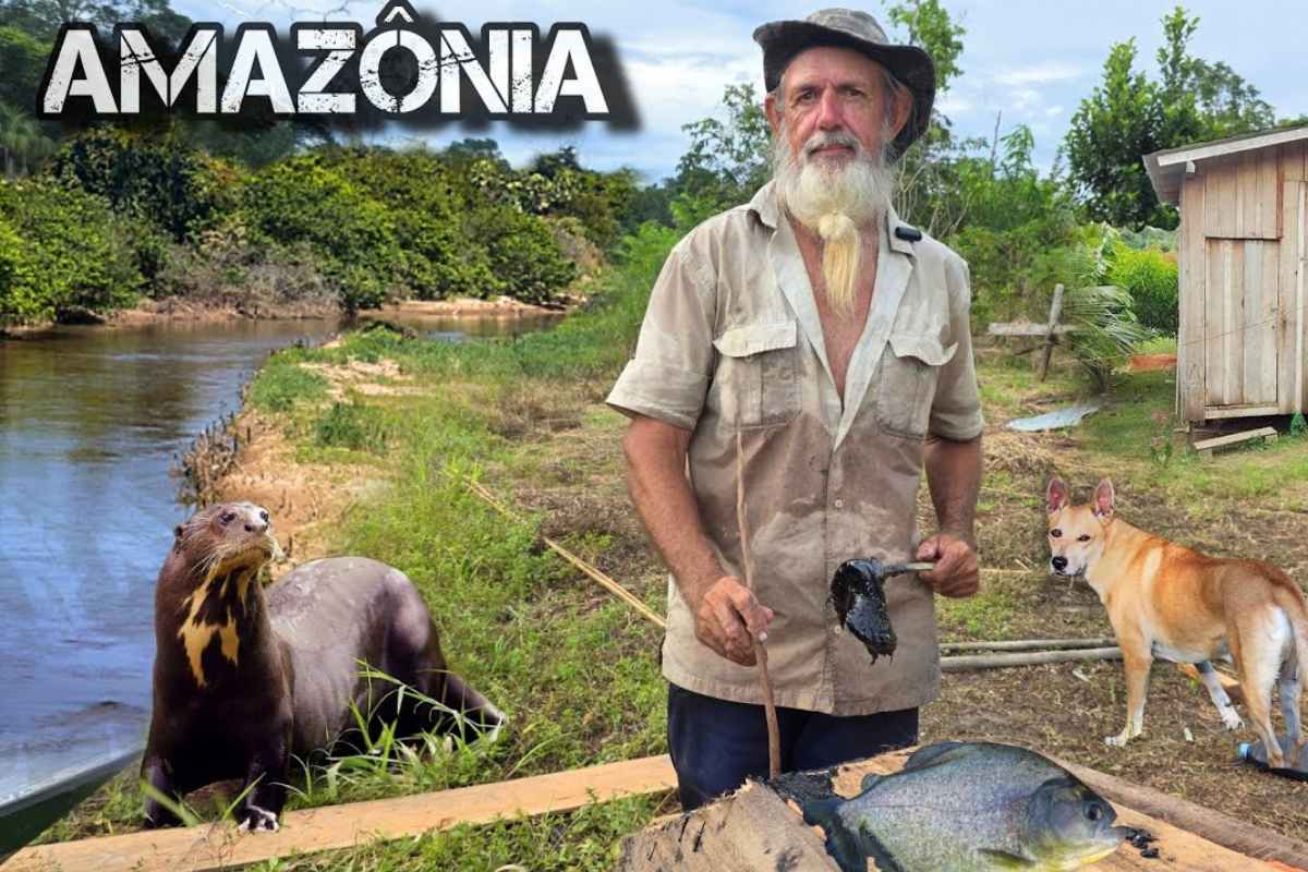 Vivendo há décadas isolado na Amazônia, Orlando transforma uma ilha remota em lar, enfrenta a rotina de pesca diária, domina a floresta ao redor e divide tudo com seus animais companheiros.