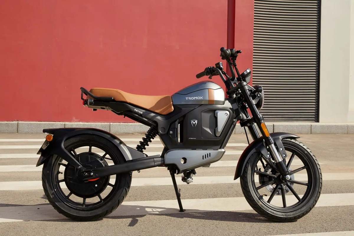 Moto elétrica Tromox M05 traz radar, ABS, bateria LMFP e preço acessível para ampliar a mobilidade urbana com eficiência e tecnologia