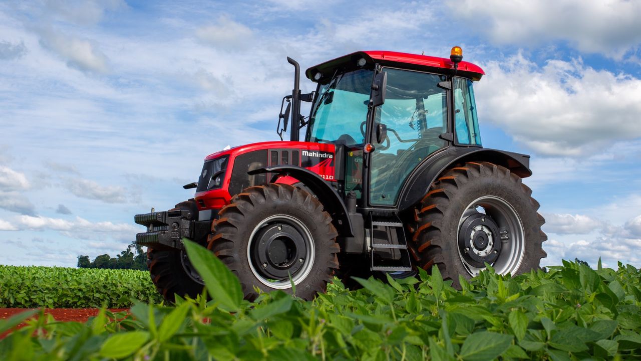 Mahindra lança nova fábrica em Dois Irmãos e planeja triplicar produção de tratores no Brasil, fortalecendo presença no mercado agrícola e inovação tecnológica.