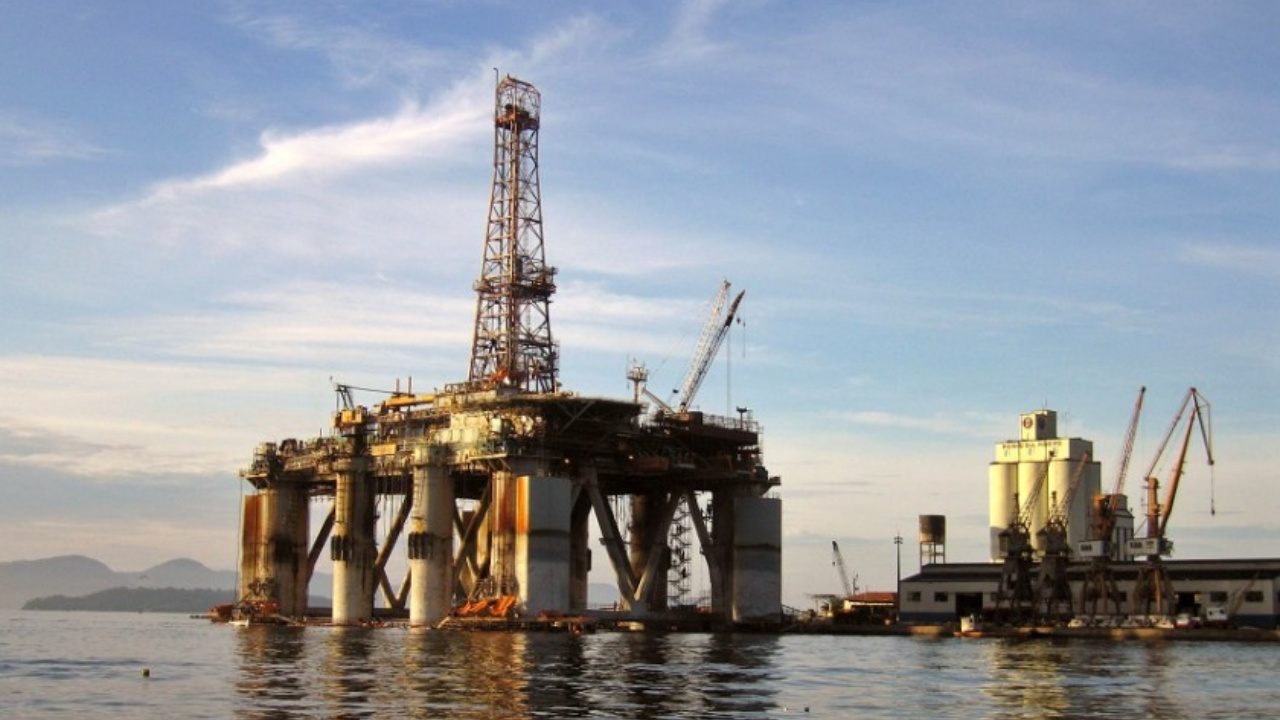 Países lideram a expansão do petróleo fora da OPEP, com novos projetos em águas profundas e reservas não convencionais que reforçam o protagonismo da América do Sul no cenário energético global.