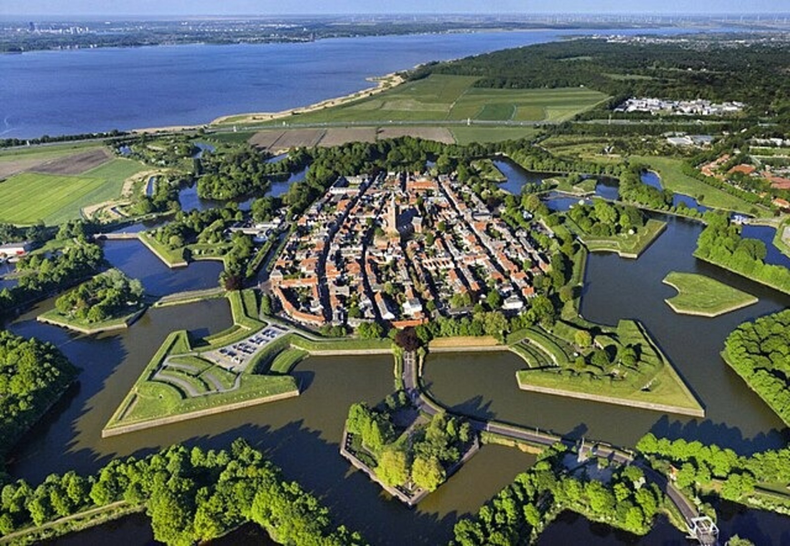 Naarden, Cidade-fortaleza