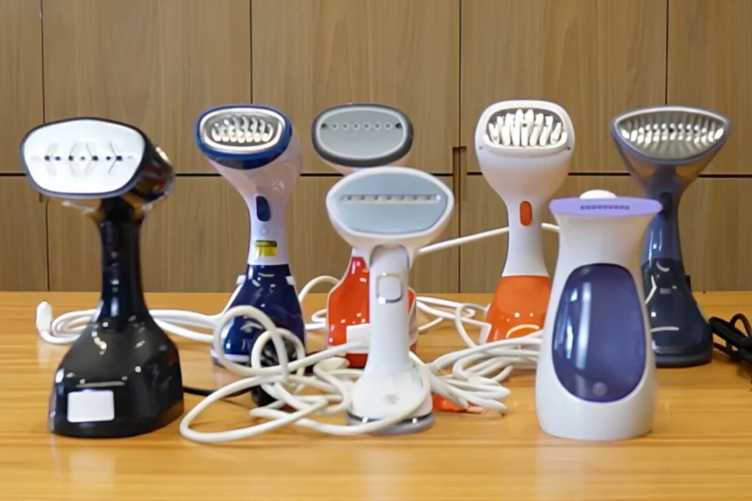 Utiliza tecnología desarruga ropa en minutos con vaporizador portátil para jubilar la plancha y tratar la ropa en la percha en tu rutina ocupada.