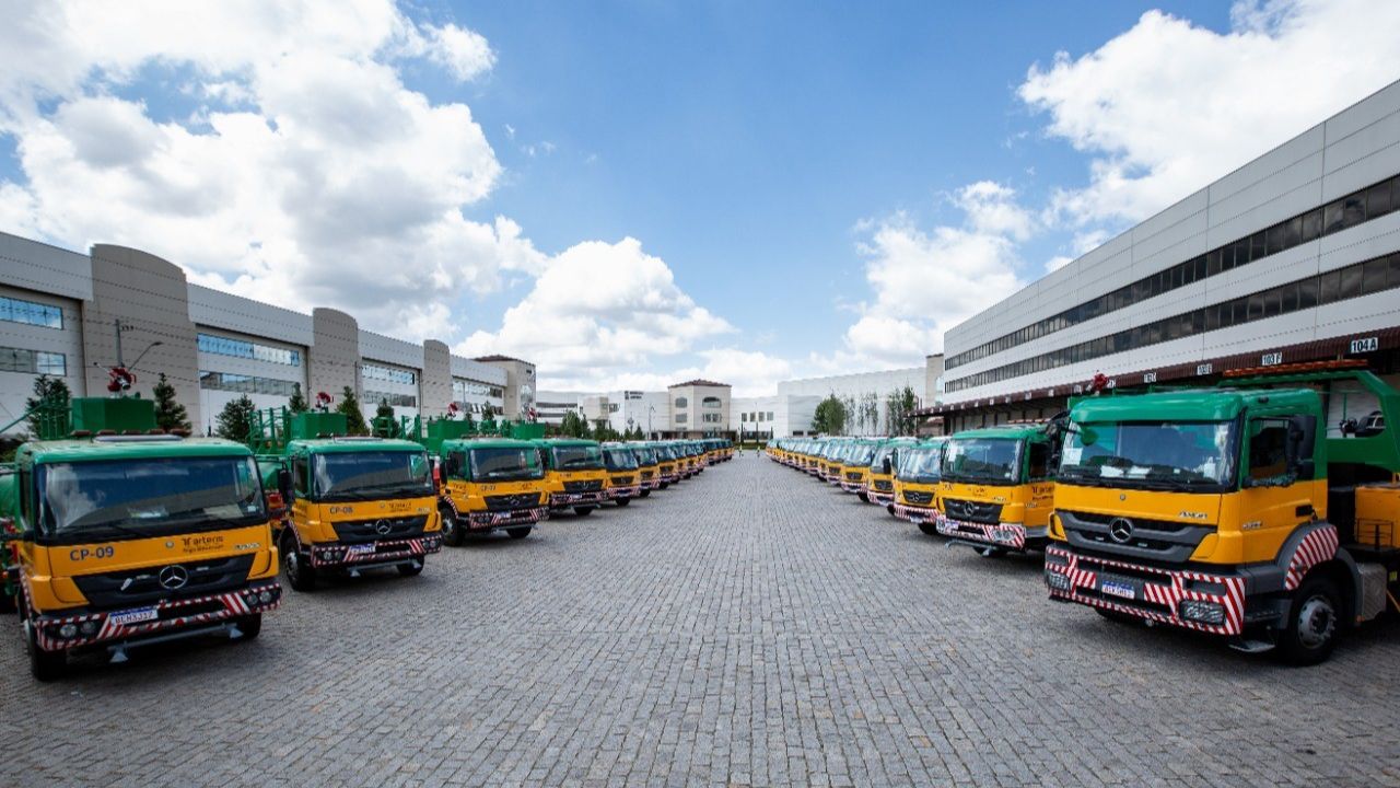 Empresas dominan las carreteras con flota de camiones gigantes, lideran el transporte por carretera, moldean la logística nacional y disputan posiciones en el ranking nacional.