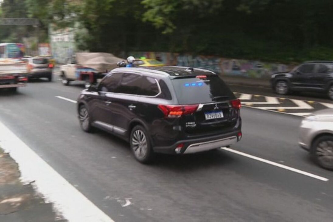 Brecha en la ley en el Código de Tránsito Brasileño libera giroflex clandestino, mantiene giroflex impune en el Código Penal y expone brecha en la ley que engaña a los conductores.