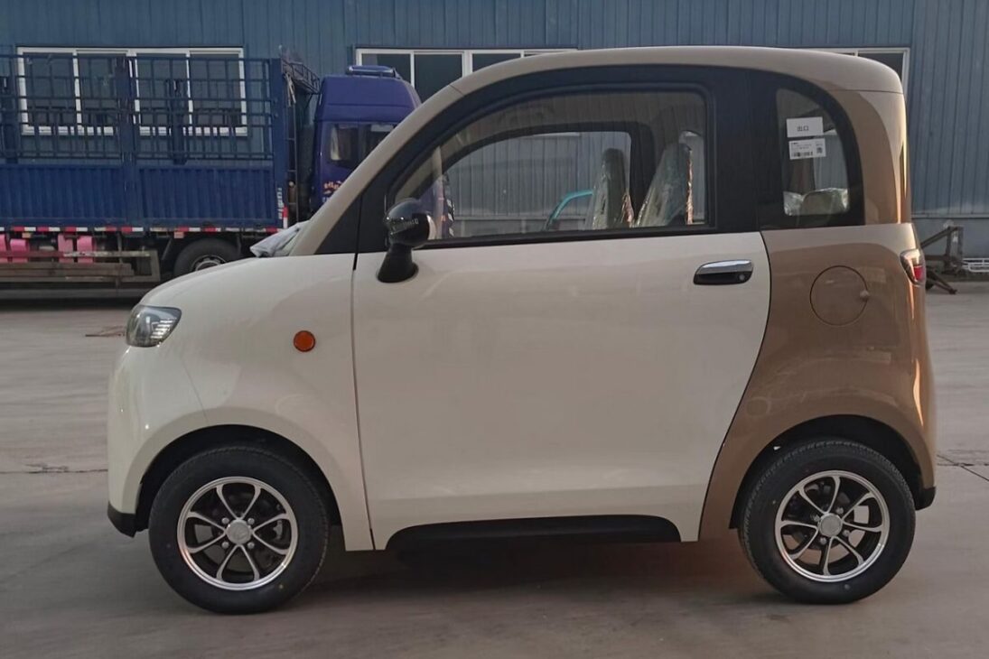 Coche eléctrico chino Aima A05 es minicarro eléctrico coche eléctrico urbano vehículo eléctrico barato que llega en 2026 a Brasil enfocado en desplazamientos cortos en las ciudades.