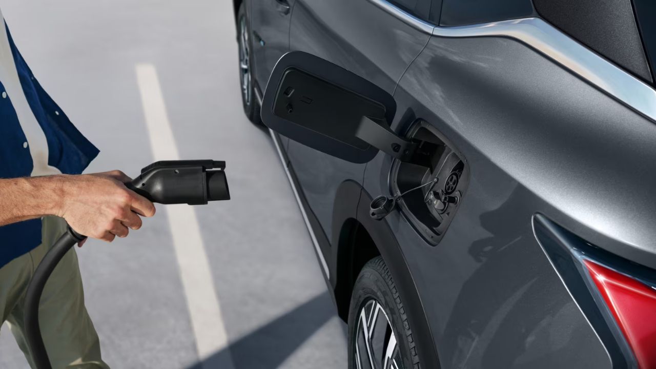 Chevrolet Captiva EV 2026 es SUV eléctrico con espacio interno generoso, autonomía de 301 km y consumo equivalente a 36 km/l para el día a día.