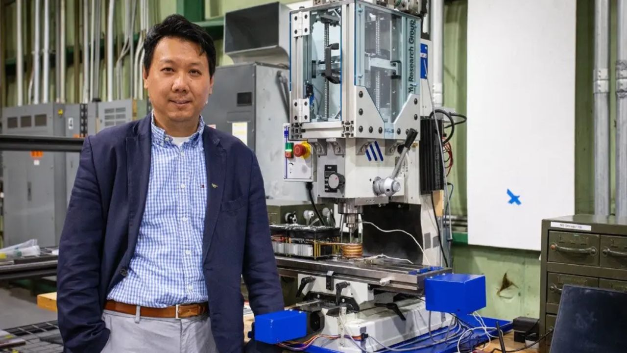 Cerámica flexible impresa en 3D con memoria de forma usa deposición aditiva por fricción y fabricación en estado sólido para ganar escala industrial. Photo by Peter Means for Virginia Tech.