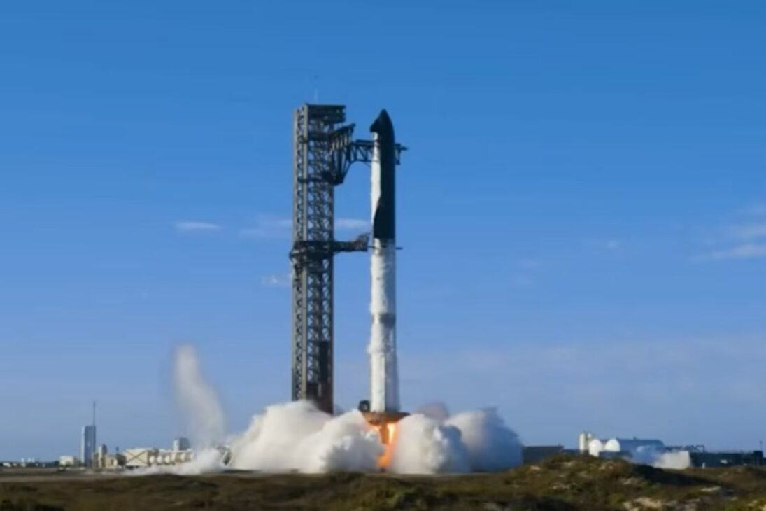 Raptor 4, motor de SpaceX y motor de cohete reutilizable, lleva a Starship a una nueva era de potencia y reutilización con enfoque en costo y eficiencia.