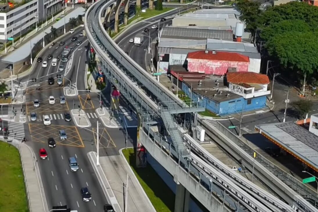 Miles de millones en inversiones impulsan la Línea 15 Plata del monorriel en Vila Prudente, fortalecen la movilidad urbana y transforman el transporte público en São Paulo.