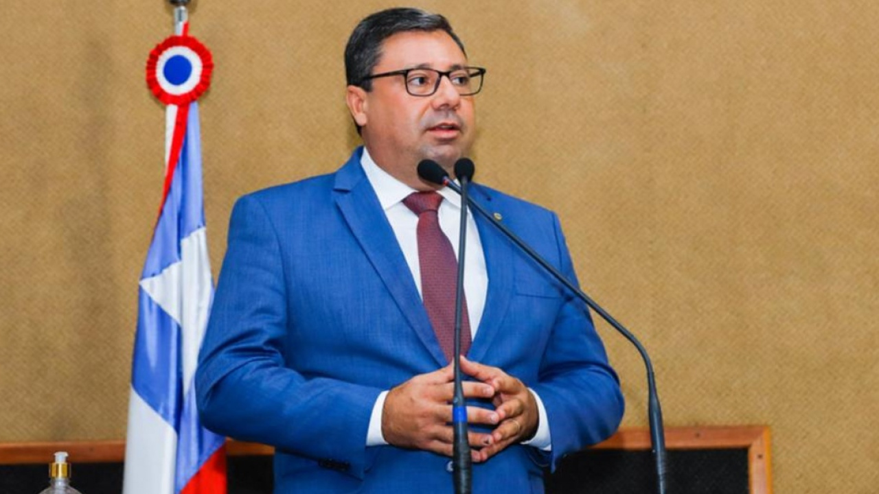 Proposta apresentada ao governo baiano sugere a criação do programa Energia Inclusiva, que levará energia solar a famílias de baixa renda e comunidades isoladas, garantindo acesso à eletricidade por meio de kits fotovoltaicos.