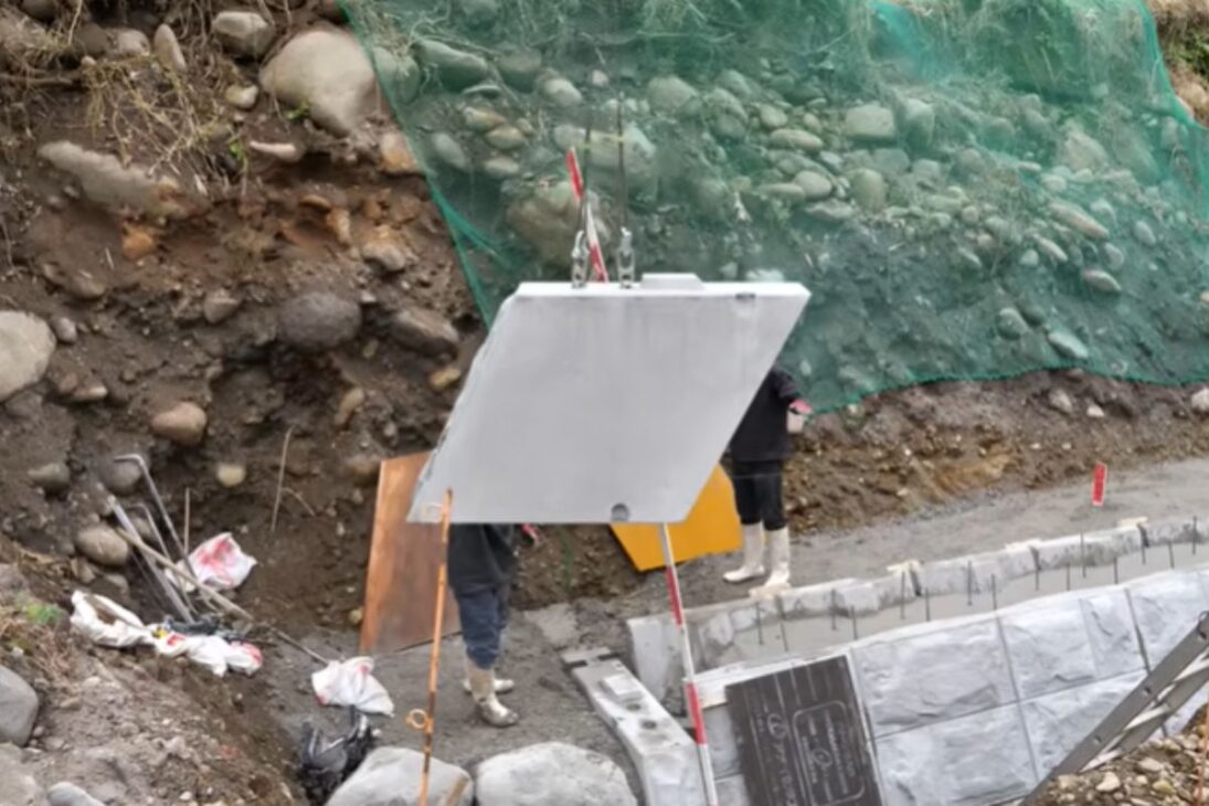 Ingeniería Extrema Reconstruye Paredón Con Reconstrucción De Paredón En Concreto Armado, Combate Erosión Costera Y Protege Áreas De Desastres Causados Por Tifones.