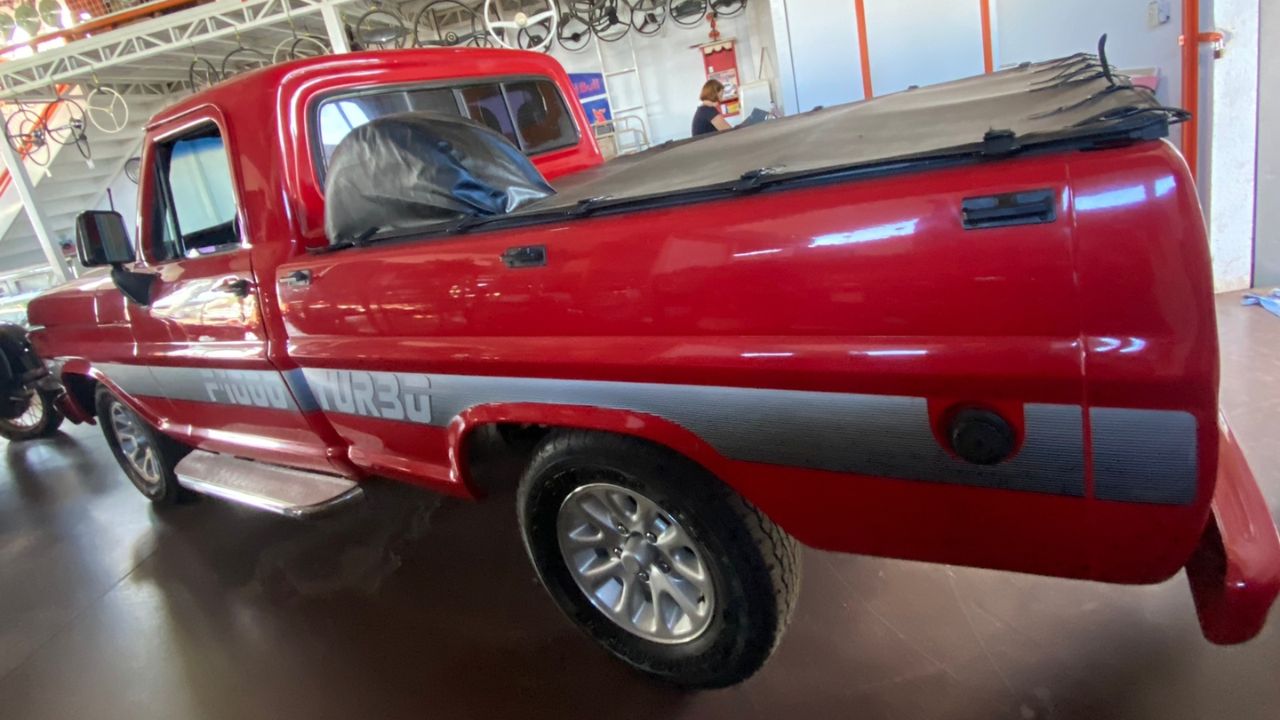 F1000 Turbo 1991 con motor MWM turbodiesel entrega fuerza bruta y marcó las picapes brasileñas como ícono entre los clásicos de carretera.