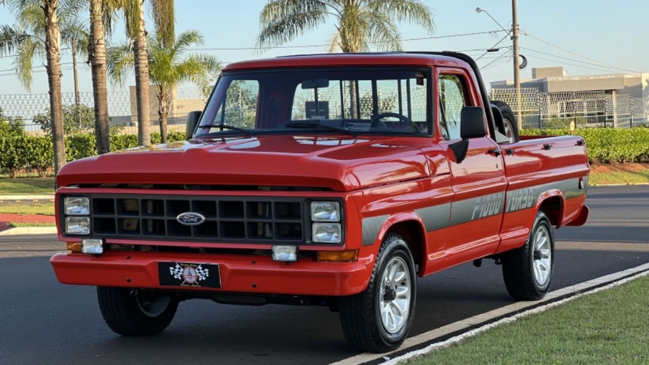 F1000 Turbo 1991 con motor MWM turbodiesel entrega fuerza bruta y marcó las pick-ups brasileñas como ícono entre los clásicos de carretera.