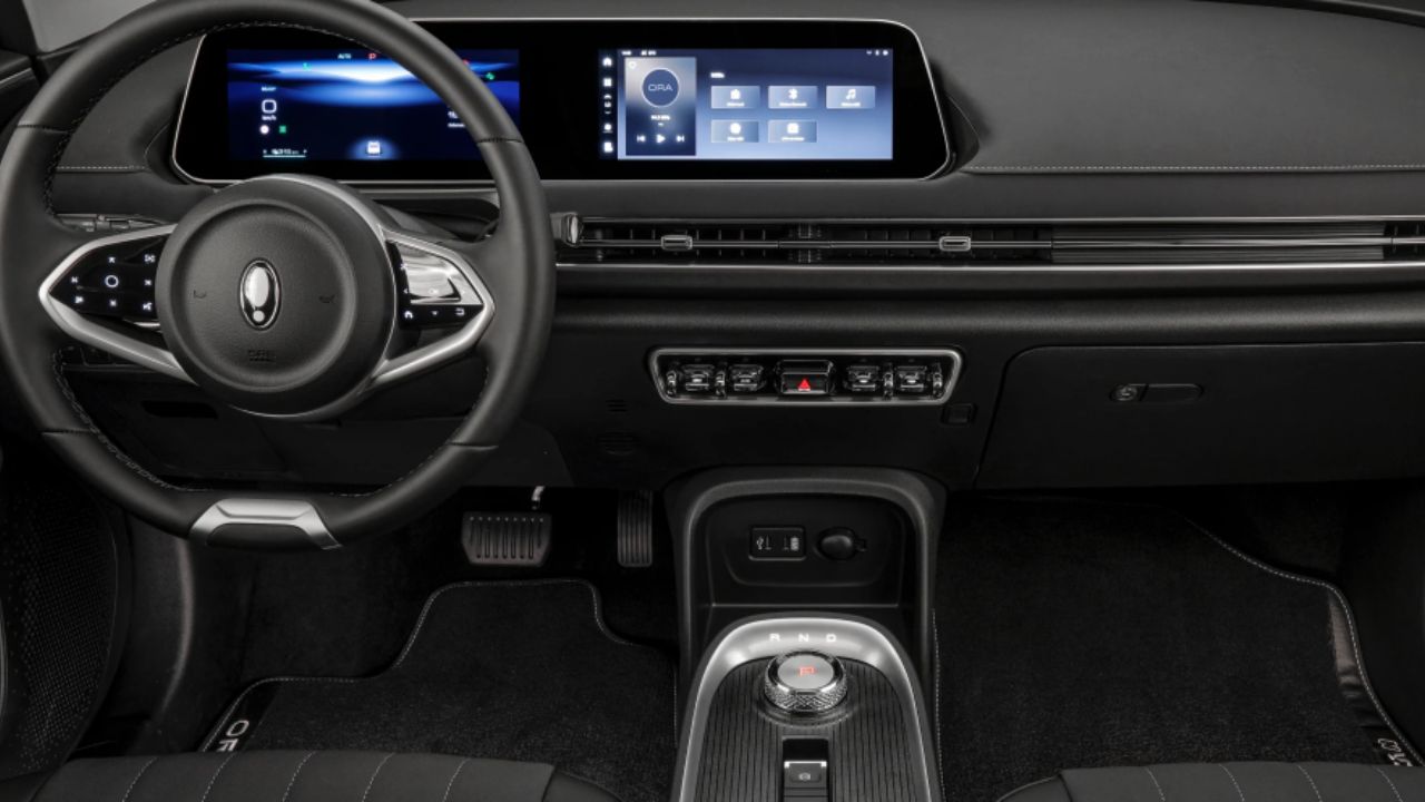 GWM Ora 03 BEV58 ofrece batería de 58 kWh, hasta 400 km de autonomía, 171 cv, interior refinado y paquete ADAS completo por cerca de R$ 150 mil en Brasil.