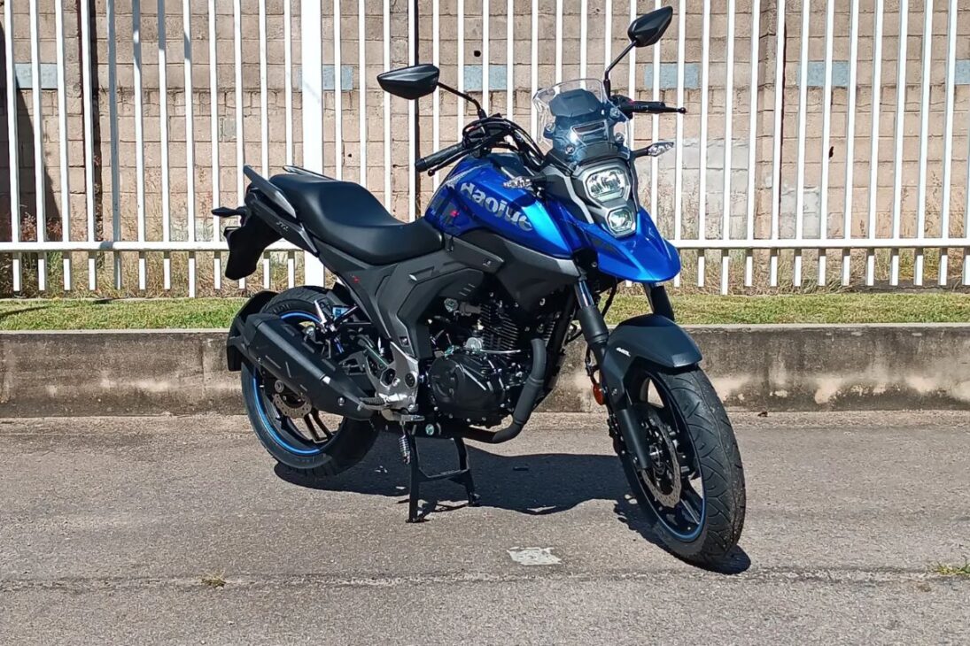 Prueba de la Haojue DL 160 Muestra Moto Grande Enfocada en el Uso Urbano que Ignora Rampas, Pero Sufre con Vibración en Carretera y Limita Comodidad en Viaje Larga.