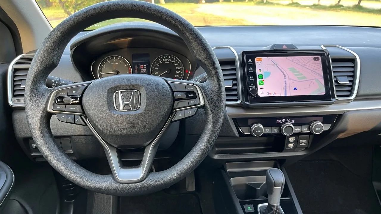 Honda City Hatchback 2026 chega como versão de entrada por cerca de R$ 117 mil, aposta em consumo baixo, seis airbags, bom espaço interno, mecânica confiável (4)