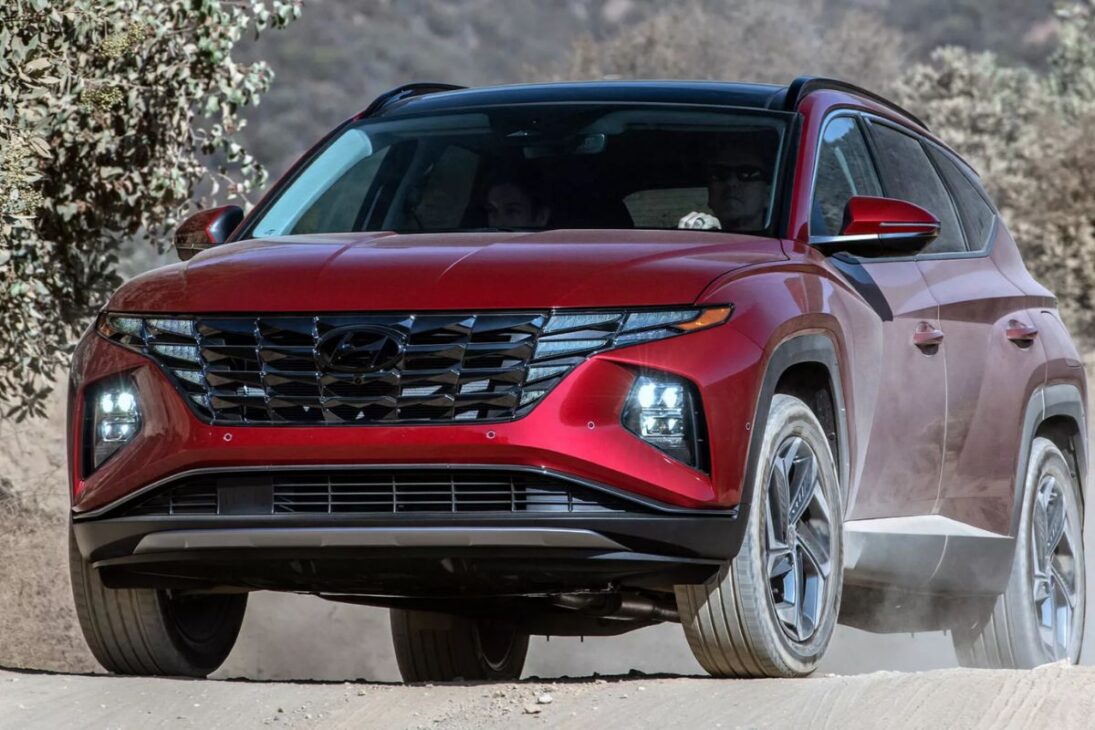 Hyundai convoca recall del Tucson 2022 a 2024 por riesgo de incendio en el cableado eléctrico del enganche de remolque; entiende el problema y la reparación.