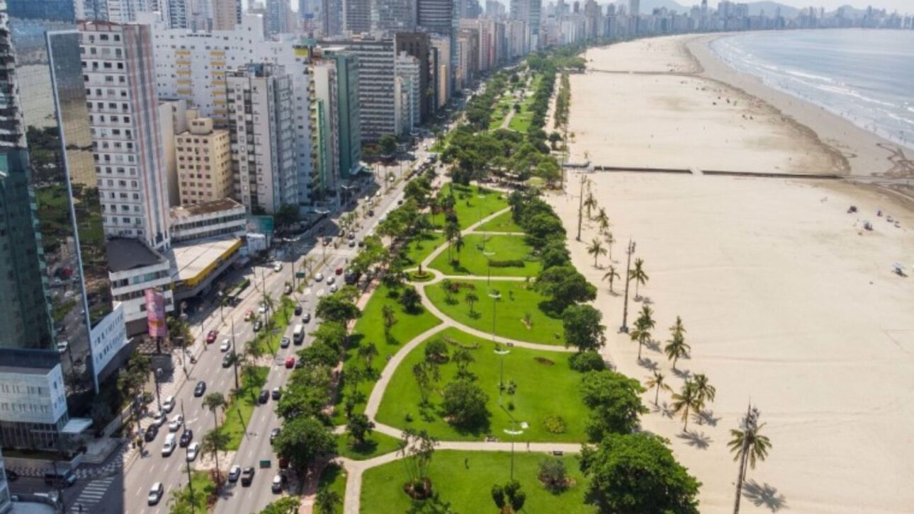 Santos lidera la proporción femenina en Brasil y alberga el mayor jardín de playa del mundo, uniendo demografía singular, turismo y urbanismo.
