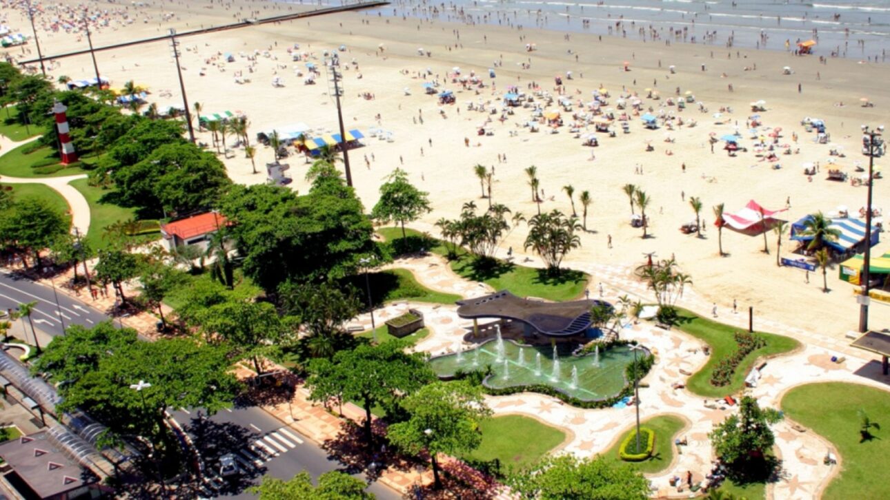 Santos lidera la proporción femenina en Brasil y alberga el mayor jardín de playa del mundo, uniendo demografía singular, turismo y urbanismo.