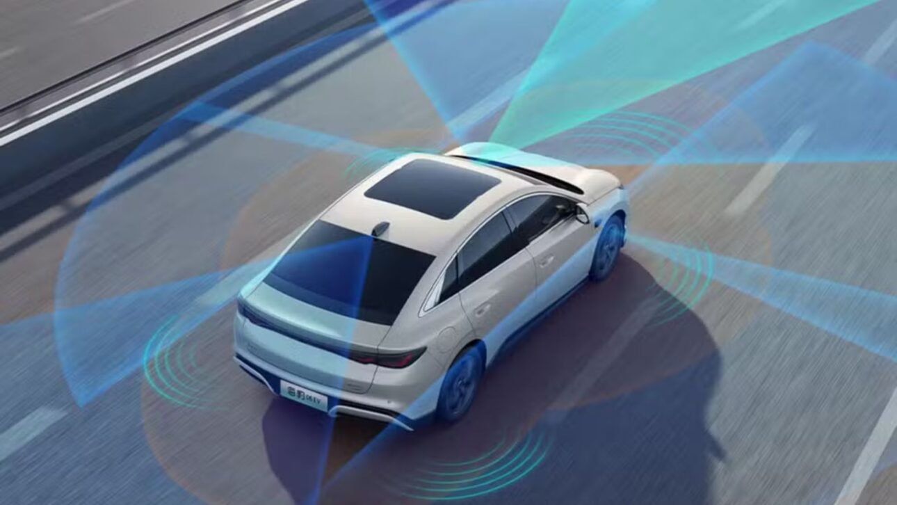 BYD Seal 06 EV es registrado en Brasil con autonomia de 545 km, motor de 218 cv y painel giratório, ampliando la disputa entre sedanes eléctricos.