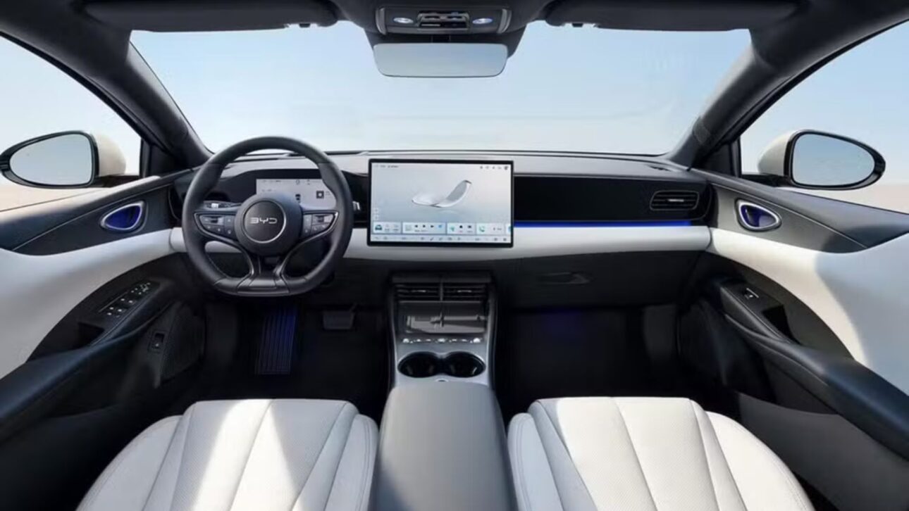 BYD Seal 06 EV es registrado en Brasil com autonomia de 545 km, motor de 218 cv e painel giratório, ampliando la disputa entre sedanes eléctricos.