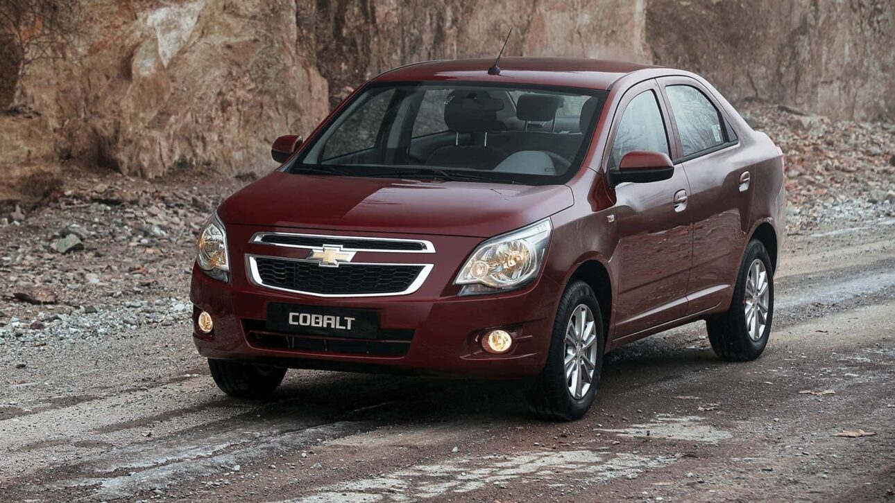 Chevrolet Cobalt LTZ 2020 ofrece motor 111 cv, maletero de 563 litros y gran relación calidad-precio, costando hasta R$ 20 mil menos que un Kwid.