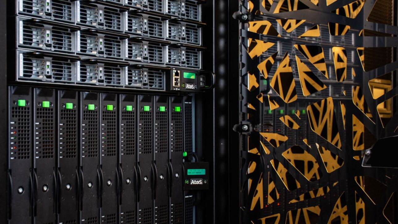 Brasil planeja elevar investimentos em ciência, criar IA própria, expandir infraestrutura estratégica e repatriar cientistas até 2034.