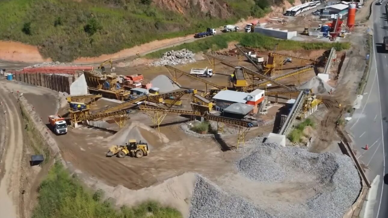 Obras en la Serra das Araras transforman la Dutra con nuevas pistas, 24 viaductos y R$ 1,5 bi en inversiones, ampliando seguridad y fluidez.