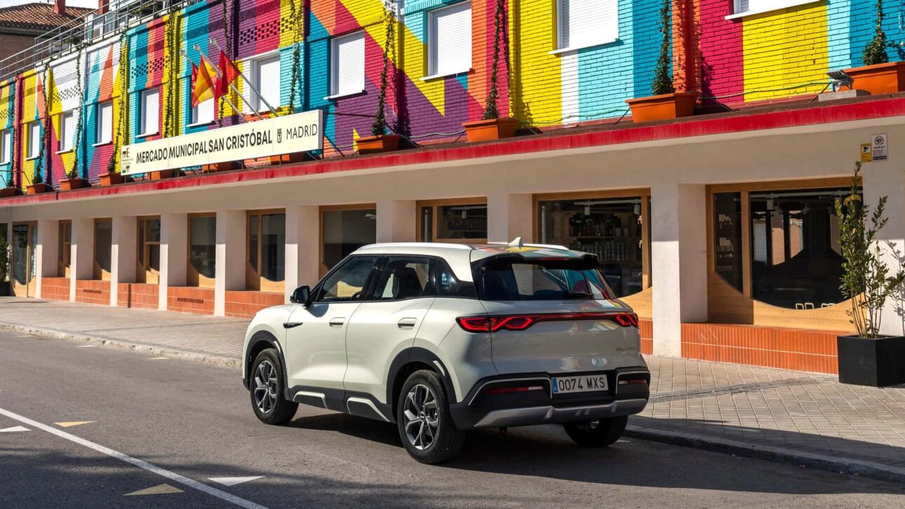 Nuevo BYD Yuan Pro híbrido plug-in llega en 2026 con 212 cv, hasta 1.000 km de autonomía y foco en eficiencia para disputar el segmento de SUVs compactos.