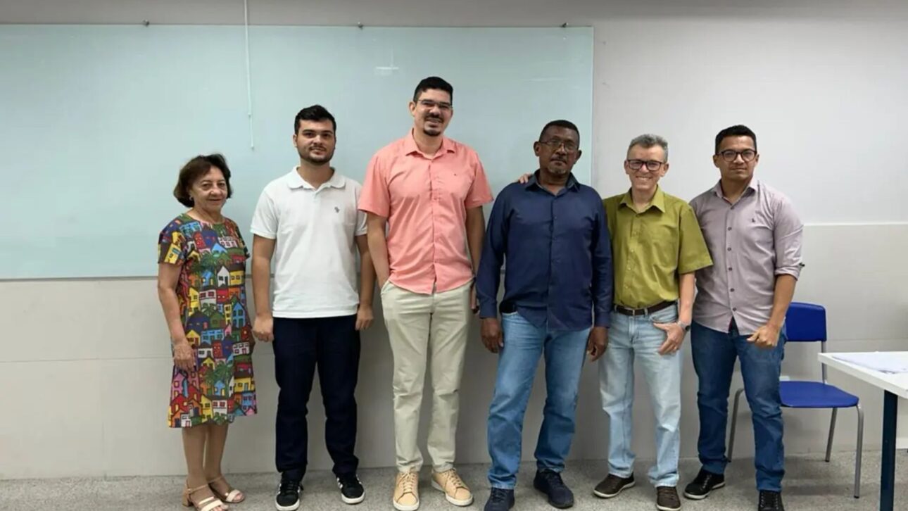 Albañil de 55 años concluye Matemáticas en UESPI tras rutina pesada y tiene TCC sobre construcción civil reconocido como referencia académica.