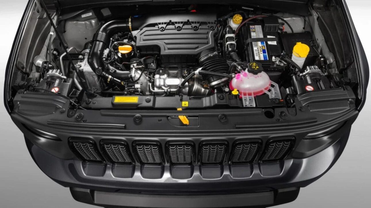 Renegade Altitude 2026 se vuelve más barato que el Cronos 1.3 CVT y destaca por su motor turbo, paquete robusto y consumo competitivo.