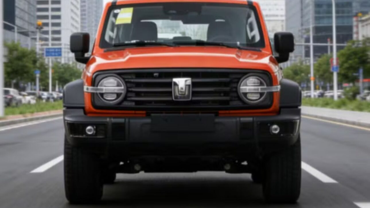 GWM Tank 300 2026 gana 421 cv, nueva batería CATL y recarga rápida de 16 minutos, con previsión de llegada a Brasil en 2026.