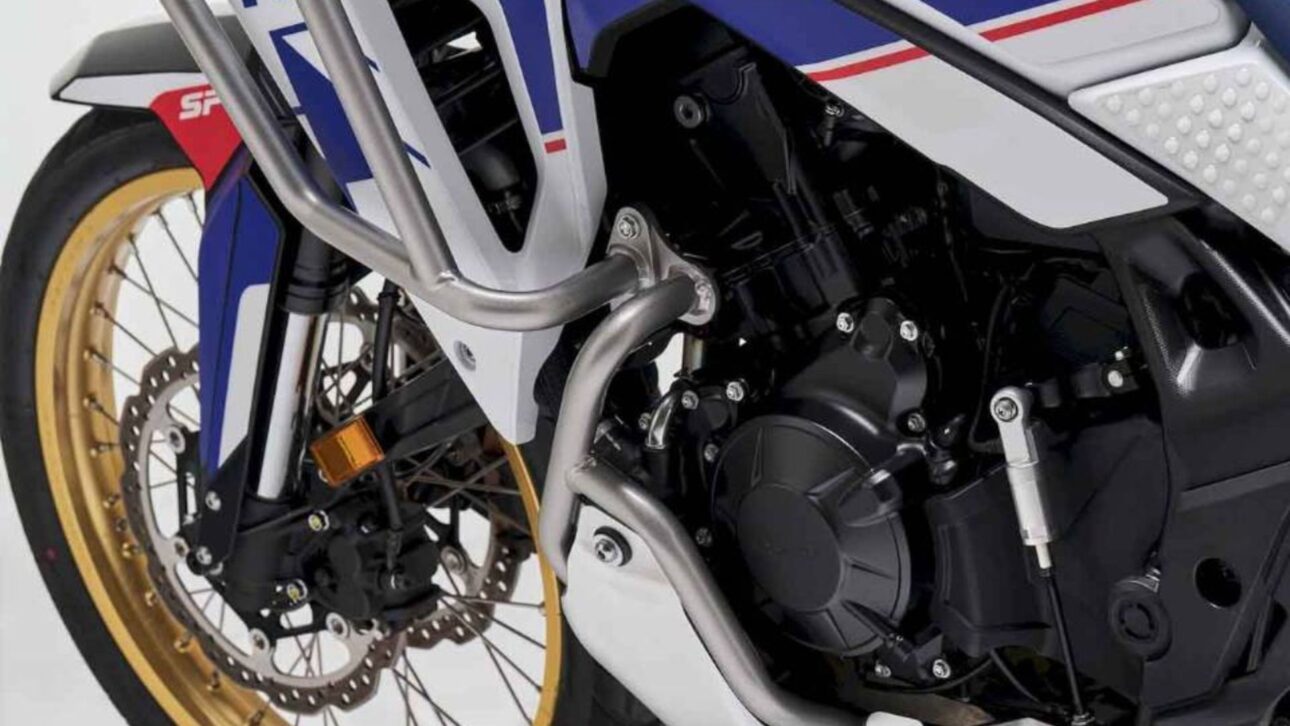 Honda lanza XL750 Transalp SP en Europa con diseño retro, 92 cv, ruedas doradas, panel TFT de 5" y producción limitada con entregas previstas para 2026.