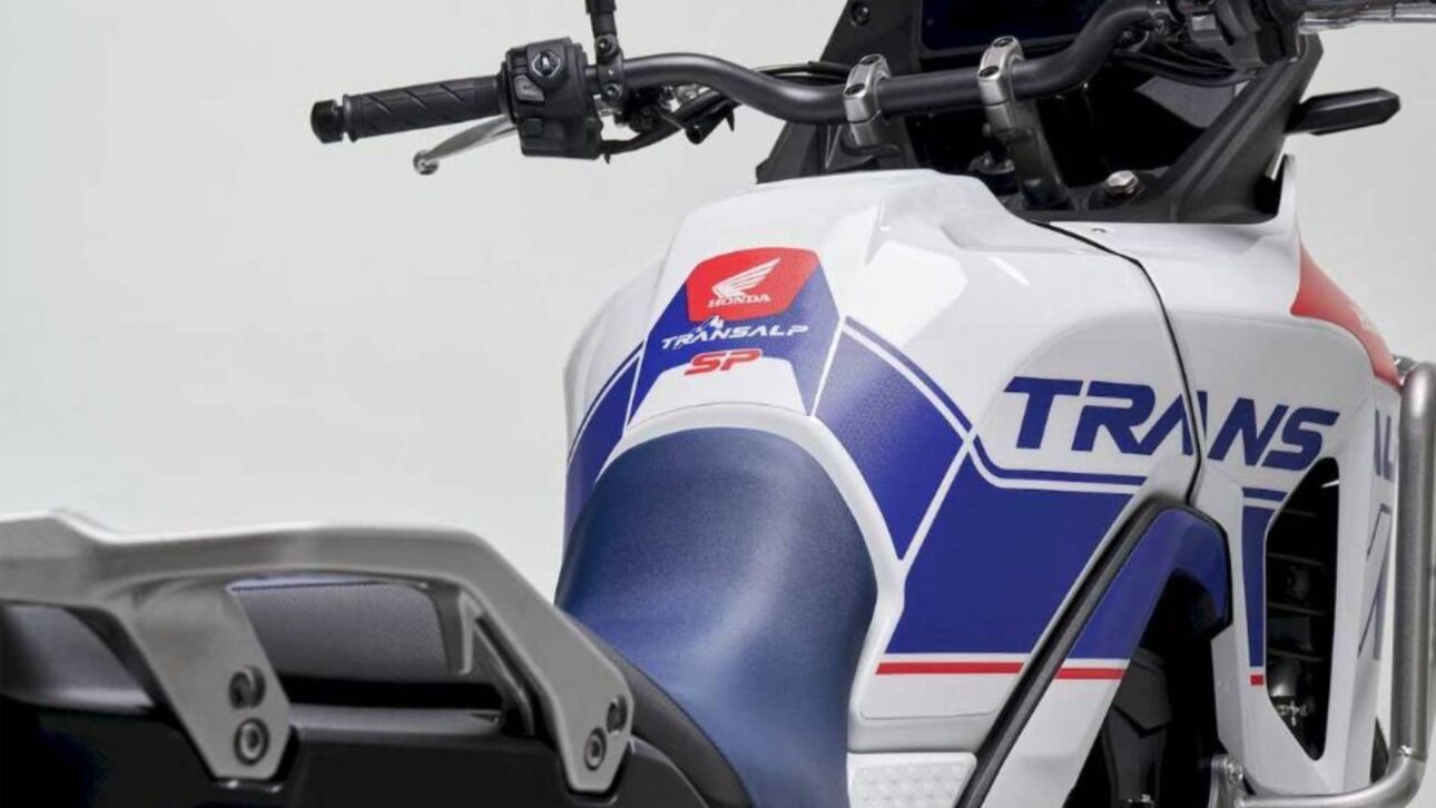 Honda lanza XL750 Transalp SP en Europa con diseño retro, 92 cv, ruedas doradas, panel TFT de 5" y producción limitada con entregas previstas para 2026.