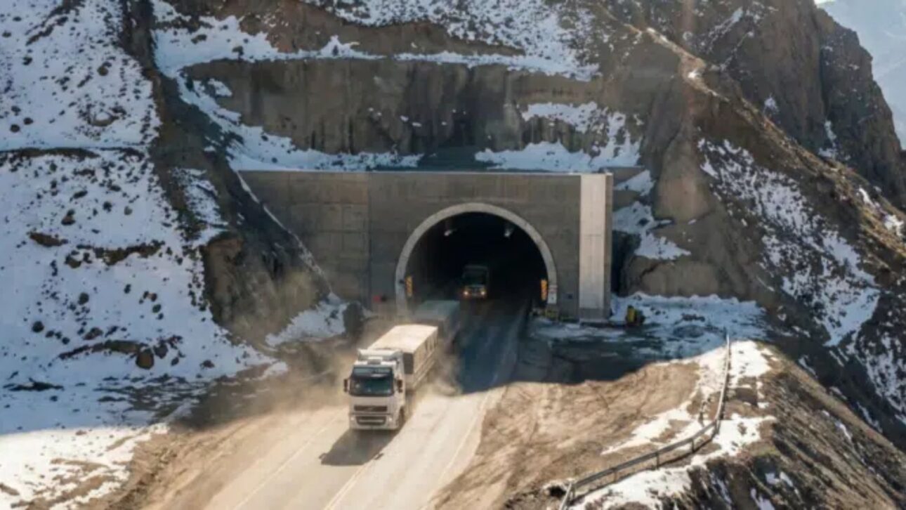 Túnel de Agua Negra busca ligar Argentina e Chile pelos Andes, integrar corredor bioceânico e ampliar acesso a portos do Pacífico com rota mais previsível.